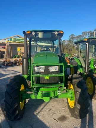 Image of John Deere 5075E equipment image 3