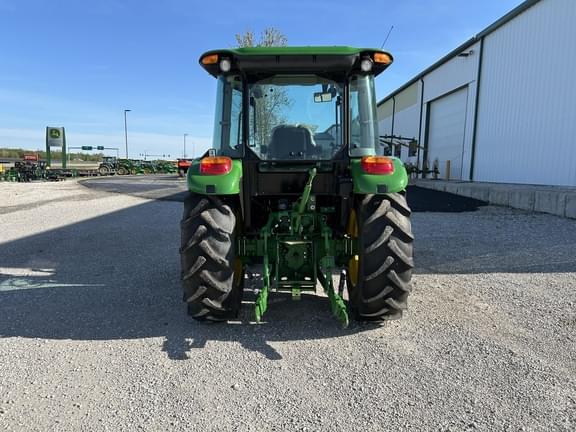 Image of John Deere 5075E equipment image 4