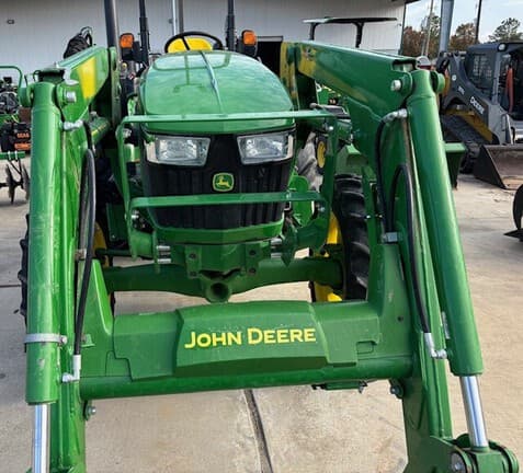 Image of John Deere 5075E equipment image 3