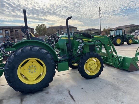 Image of John Deere 5075E equipment image 2