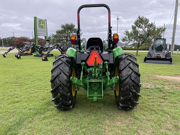 Image of John Deere 5075E equipment image 4