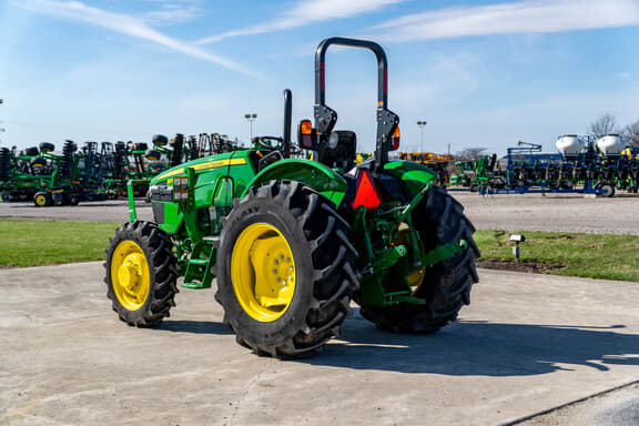 Image of John Deere 5075E equipment image 2
