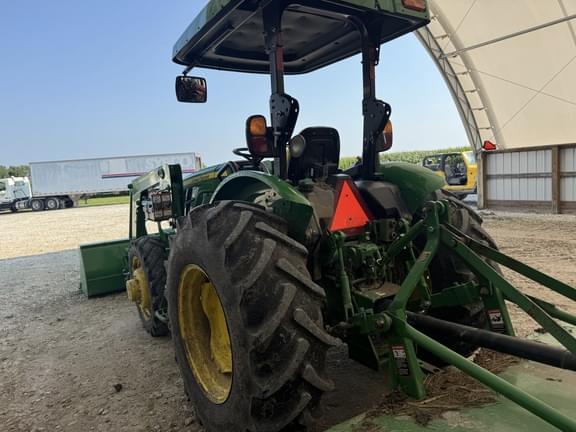Image of John Deere 5075E equipment image 4