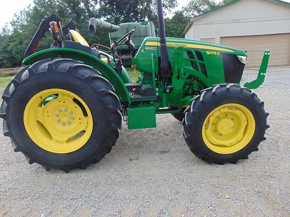 Image of John Deere 5075E equipment image 3