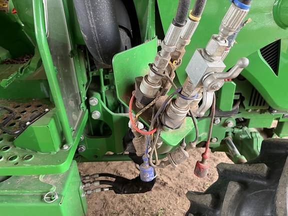 Image of John Deere 5075E equipment image 4