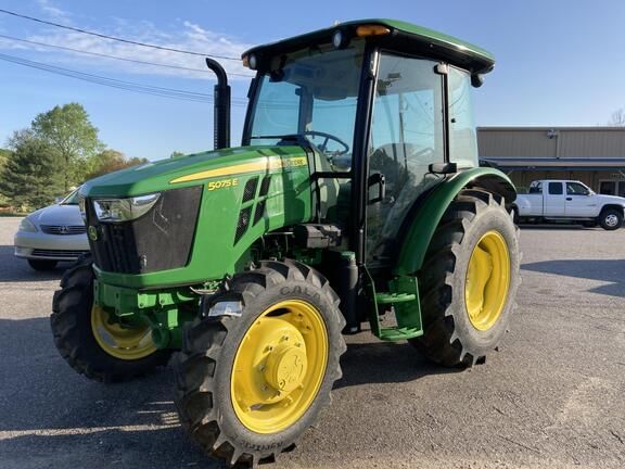 Main image John Deere 5075E