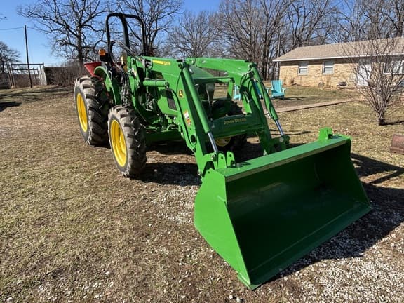 Image of John Deere 5075E equipment image 4