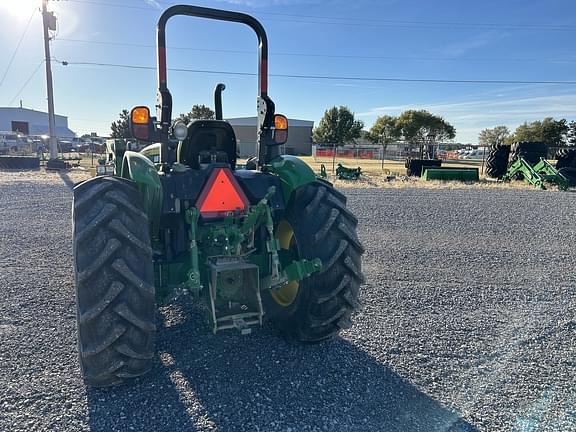 Image of John Deere 5075E equipment image 3