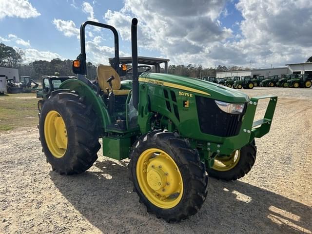 Image of John Deere 5075E equipment image 1