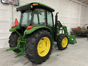 Main image John Deere 5075E 4