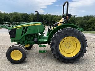 Main image John Deere 5075E 0