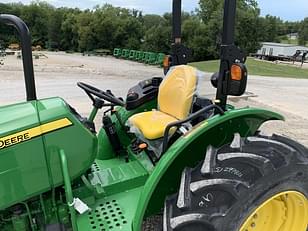 Main image John Deere 5075E 11