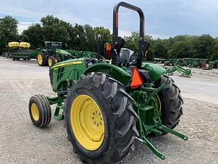 Main image John Deere 5075E 7