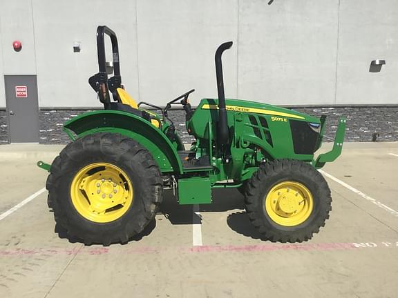 Image of John Deere 5075E equipment image 2