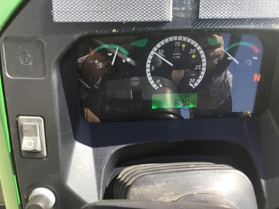 Image of John Deere 5075E equipment image 4