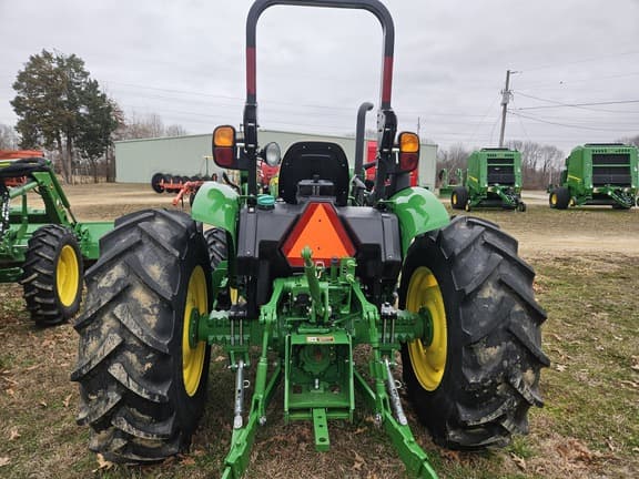 Image of John Deere 5075E equipment image 3