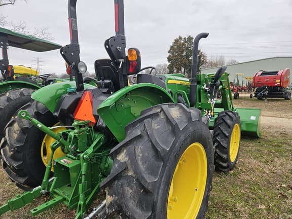 Image of John Deere 5075E equipment image 4