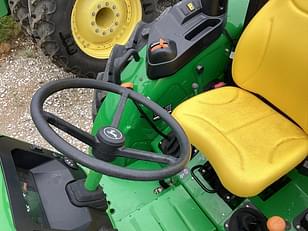 Main image John Deere 5075E 7