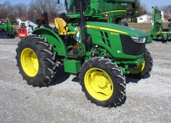 2022 John Deere 5075E Equipment Image0