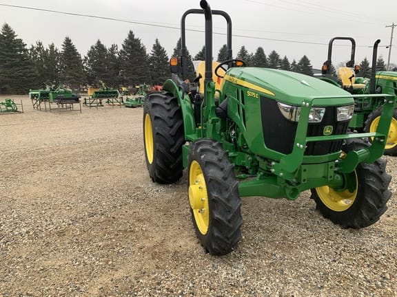 Main image John Deere 5075E