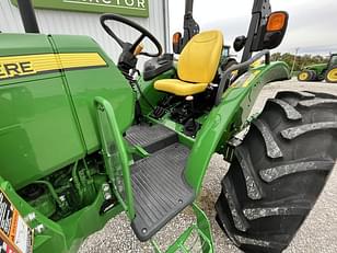 Main image John Deere 5075E 17