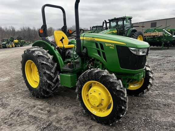 Main image John Deere 5075E