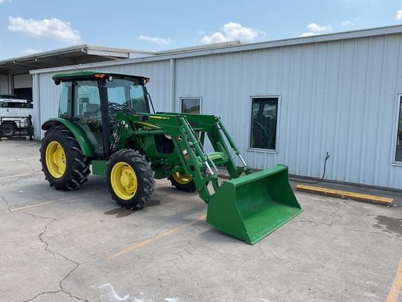 Image of John Deere 5075E equipment image 4