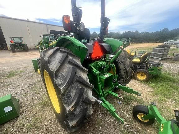 Image of John Deere 5075E equipment image 3