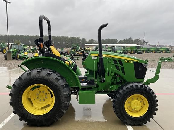 Image of John Deere 5075E equipment image 2