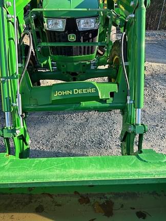 Image of John Deere 5075E equipment image 4