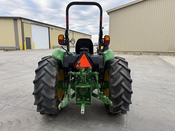 Image of John Deere 5075E equipment image 3