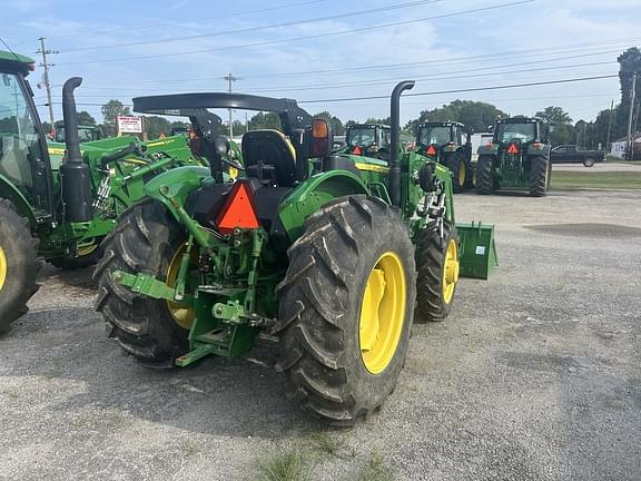 Image of John Deere 5075E equipment image 4