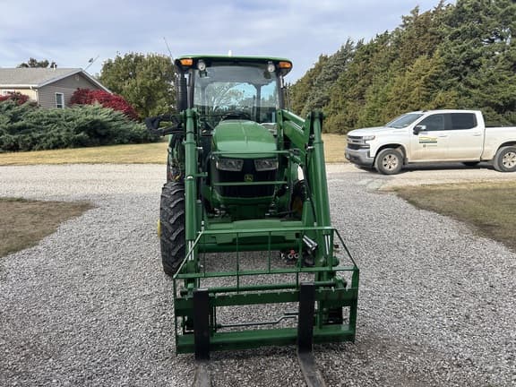 Image of John Deere 5075E equipment image 4