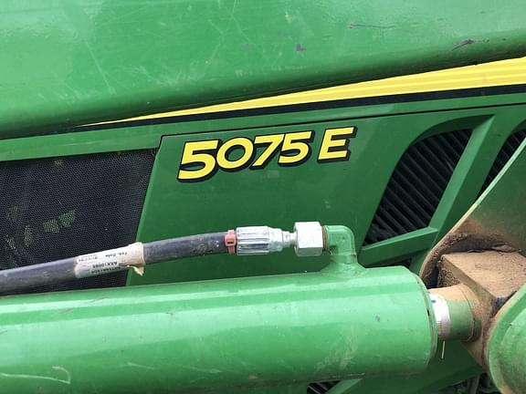 Image of John Deere 5075E equipment image 4