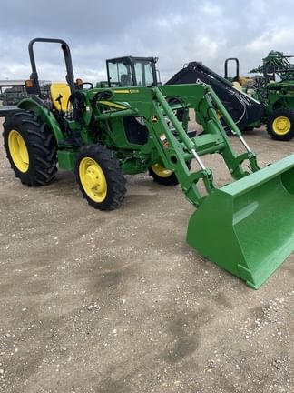 2022 John Deere 5075E Equipment Image0