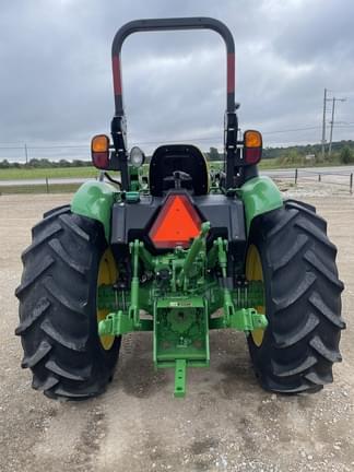 Image of John Deere 5075E equipment image 4
