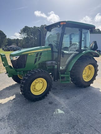 2022 John Deere 5075E Equipment Image0