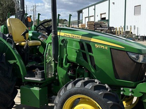 Image of John Deere 5075E equipment image 2