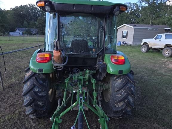 Image of John Deere 5075E equipment image 4