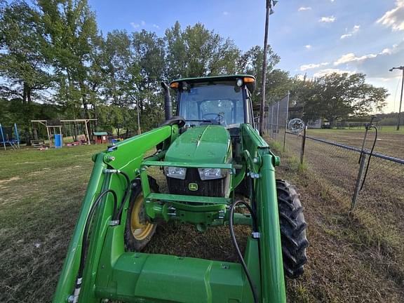 Image of John Deere 5075E equipment image 3