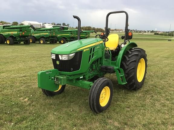 Image of John Deere 5075E equipment image 3