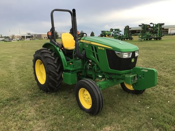 2022 John Deere 5075E Equipment Image0