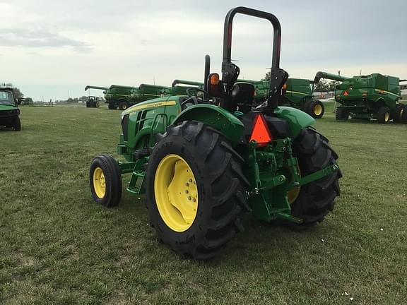 Image of John Deere 5075E equipment image 4