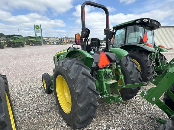 Image of John Deere 5075E equipment image 4