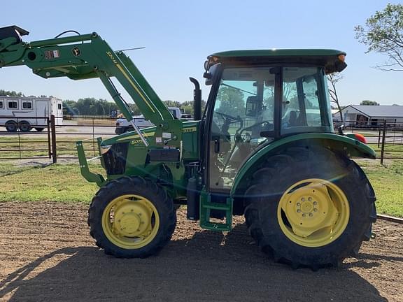 Image of John Deere 5075E equipment image 4