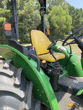 Image of John Deere 5075E equipment image 3