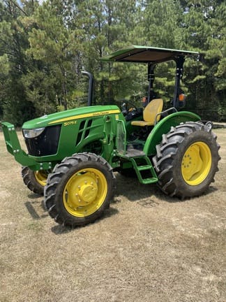 2022 John Deere 5075E Equipment Image0