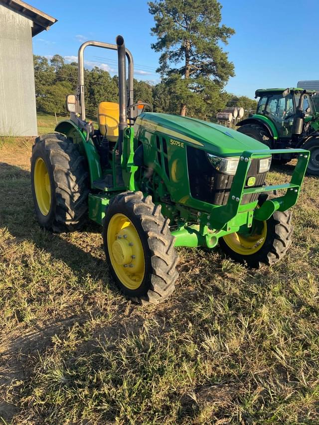 Image of John Deere 5075E equipment image 1