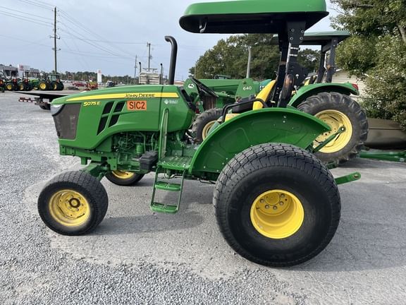 2022 John Deere 5075E Equipment Image0
