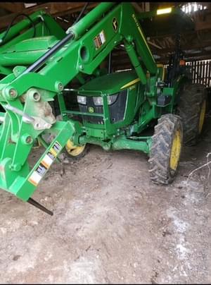 2022 John Deere 5075E Image
